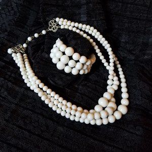 White beaded necklace and bracelet set